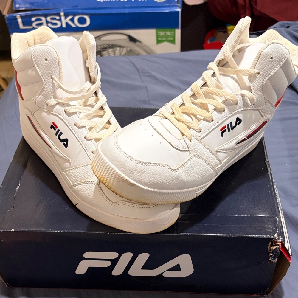 Fila Men's White and Red High-Top Sneakers